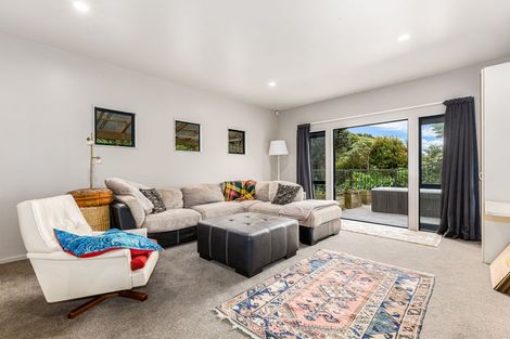 Photo of property in 11 Glengavel Grove, Papakowhai, Porirua, 5024