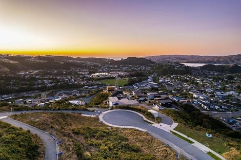 Photo of property in 1 Stunsail Lane, Whitby, Porirua, 5024