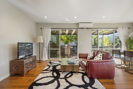 Photo of property in 5 Bintulu Place, Fairview Heights, Auckland, 0632