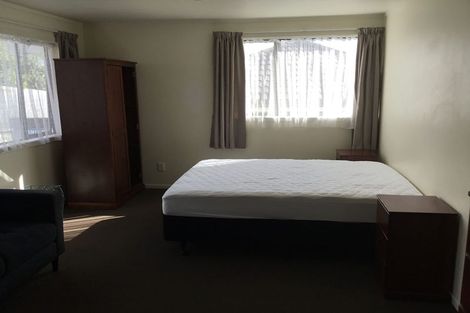 Photo of property in 8d Schnapper Rock Road, Schnapper Rock, Auckland, 0632