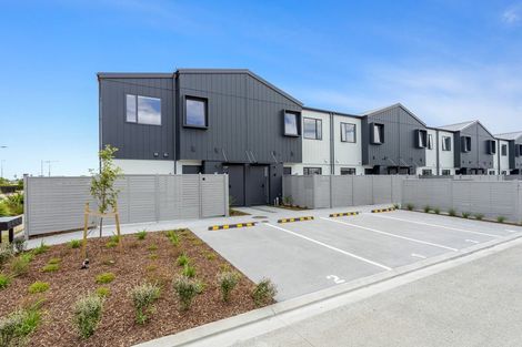 Photo of property in 2 Juniper Drive, Rosehill, Papakura, 2113