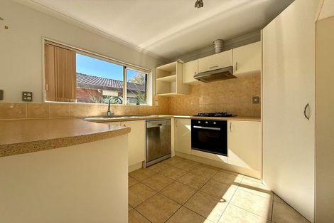 Photo of property in 17 Parkcrest Drive, Henderson, Auckland, 0612