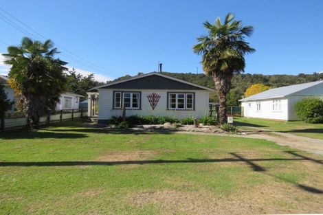 Photo of property in 35 Dick Street, Reefton, 7830