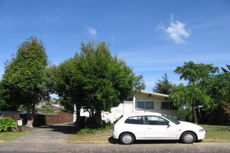 Photo of property in 20 Cockayne Crescent, Sunnynook, Auckland, 0620