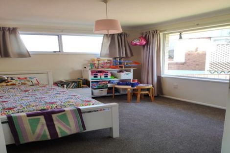 Photo of property in 42 Churton Drive, Churton Park, Wellington, 6037