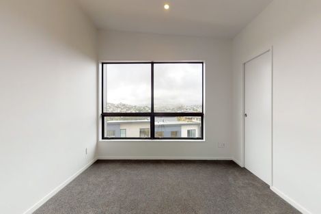 Photo of property in 12/62 Spenmoor Street, Newlands, Wellington, 6037