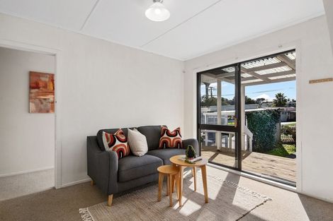 Photo of property in 1/28 Neal Avenue, Glenfield, Auckland, 0629