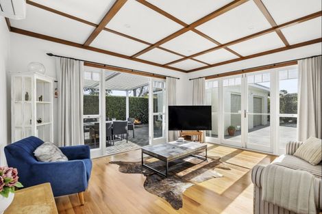 Photo of property in 72 Thornton Road, Cambridge, 3434