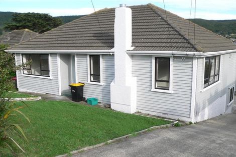 Photo of property in 24 Taylor Terrace, Tawa, Wellington, 5028