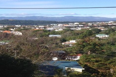 Photo of property in 2 Garden Road, Northland, Wellington, 6012