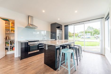 Photo of property in 21 Weston Road, Holmes Hill, Oamaru, 9401