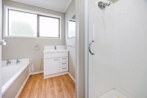 Photo of property in 12 Le Havre Place, Takanini, 2112