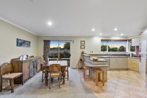 Photo of property in 2 Westminster Place, Rototuna North, Hamilton, 3210