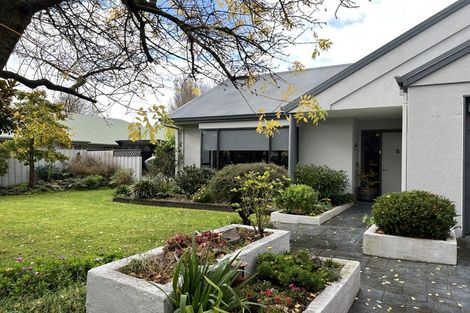 Photo of property in 21 Thornwood Place, Redwood, Christchurch, 8051
