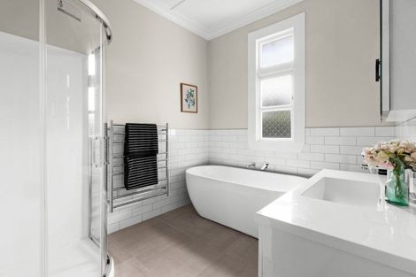 Photo of property in 108 Davis Street, Saint Leonards, Hastings, 4120