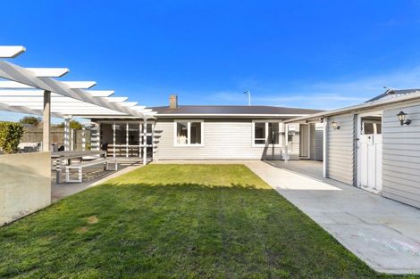 Photo of property in 1 Battersea Place, Roslyn, Palmerston North, 4414