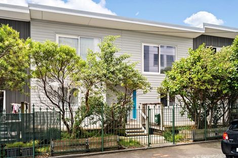 Photo of property in 18/3 Kelvin Grove, Te Aro, Wellington, 6011