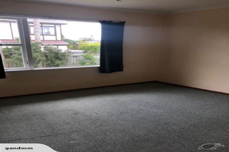Photo of property in 90 Gloria Avenue, Te Atatu Peninsula, Auckland, 0610