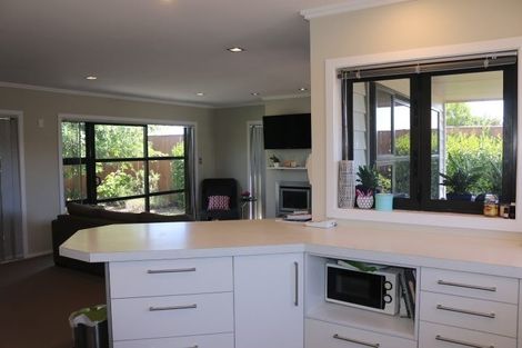 Photo of property in 65a Rosalie Terrace, Kelvin Grove, Palmerston North, 4414