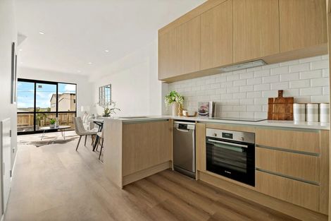 Photo of property in 3e Scanlen Terrace, Kelston, Auckland, 0602