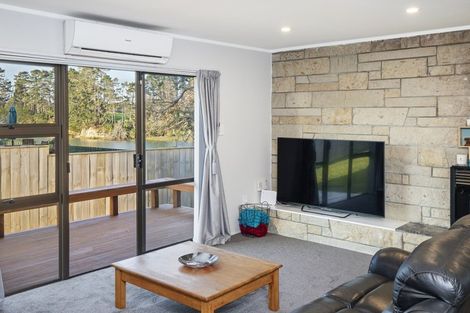 Photo of property in 8 Koromiko Place, Waiuku, 2123