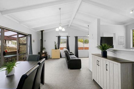 Photo of property in 7 Waipuna Grove, Stokes Valley, Lower Hutt, 5019