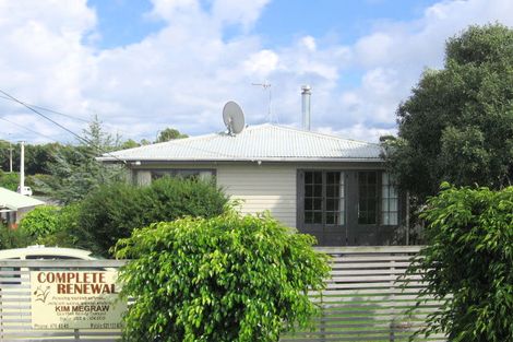 Photo of property in 2/862 East Coast Road, Northcross, Auckland, 0630
