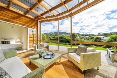Photo of property in 16 James Nairn Grove, Riverstone Terraces, Upper Hutt, 5018
