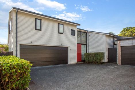 Photo of property in 1f Eversleigh Road, Belmont, Auckland, 0622