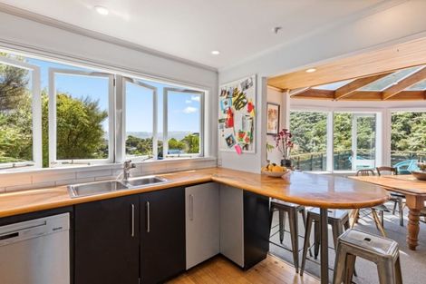 Photo of property in 12 Latham Road, York Bay, Lower Hutt, 5013