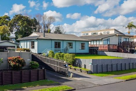 Photo of property in 185 Carnoustie Drive, Wattle Downs, Auckland, 2103
