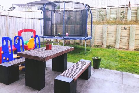 Photo of property in 68 Mackay Drive, Greenhithe, Auckland, 0632