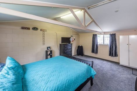 Photo of property in 220 Grimseys Road, Redwood, Christchurch, 8051