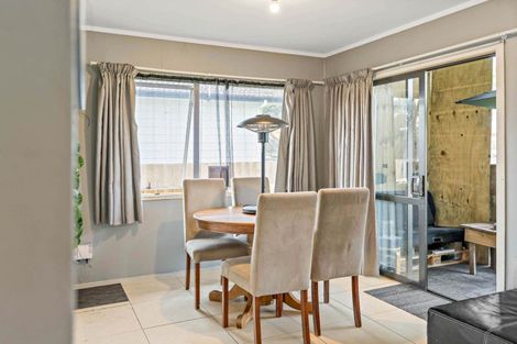 Photo of property in 25 Dissmeyer Drive, Clover Park, Auckland, 2019