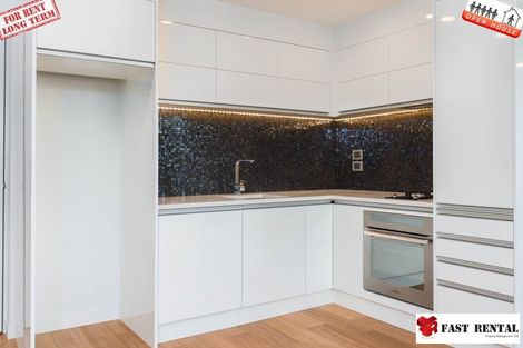 Photo of property in 18 Sumich Place, West Harbour, Auckland, 0618