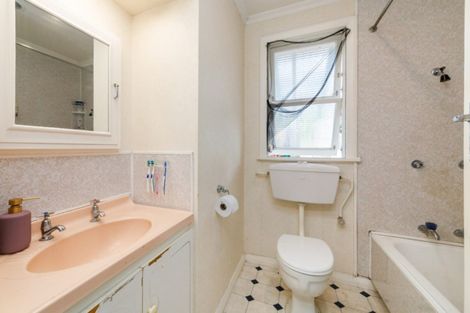 Photo of property in 2/24 Birmingham Street, Takaro, Palmerston North, 4412