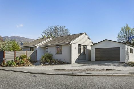 Photo of property in 1 Marsh Place, Cromwell, 9310