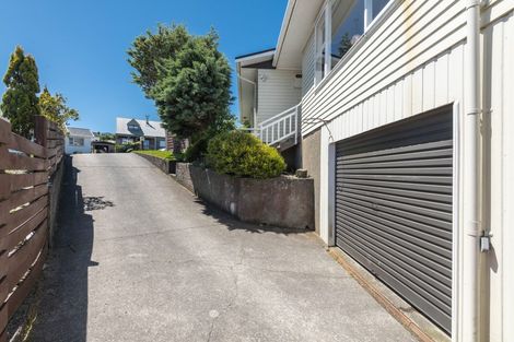 Photo of property in 29 Oakleigh Street, Maungaraki, Lower Hutt, 5010