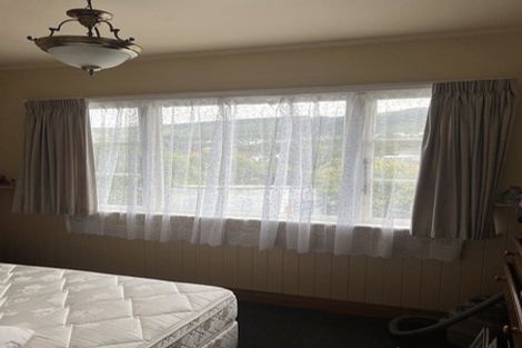 Photo of property in 20 Ranui Terrace, Tawa, Wellington, 5028