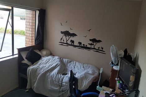 Photo of property in 3 Boderg Way, East Tamaki, Auckland, 2016