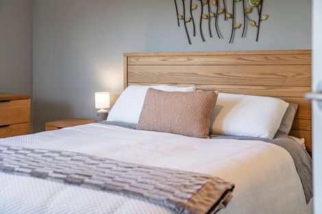 Photo of property in 7 James Cook Drive, Whitby, Porirua, 5024