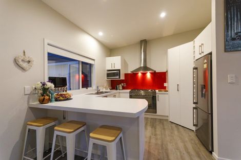 Photo of property in 92 Rosalie Terrace, Kelvin Grove, Palmerston North, 4414