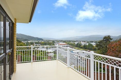 Photo of property in 7 King Charles Drive, Kingsley Heights, Upper Hutt, 5018
