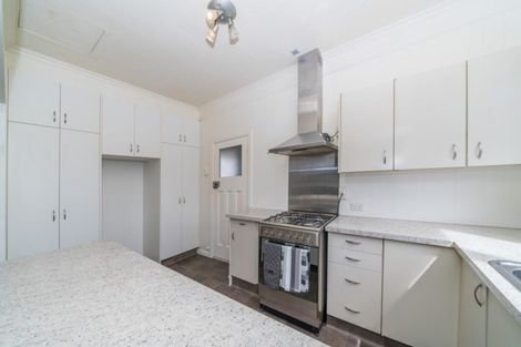 Photo of property in 18 Kowhai Avenue, Takaro, Palmerston North, 4410