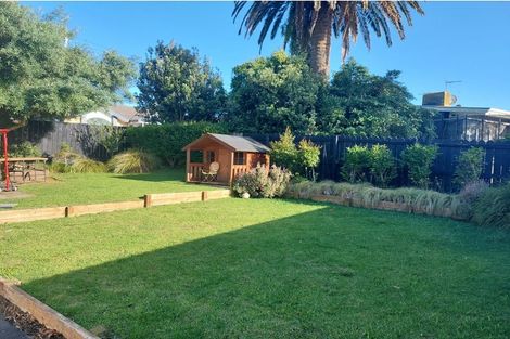 Photo of property in 5 Keats Place, Blockhouse Bay, Auckland, 0600