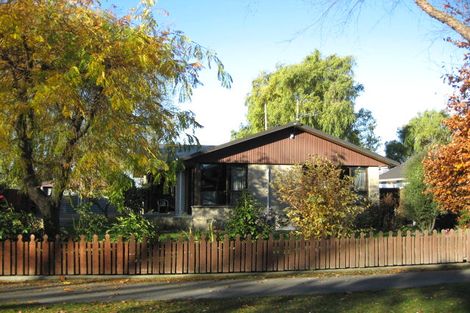 Photo of property in 16 Ramore Place, Redwood, Christchurch, 8051