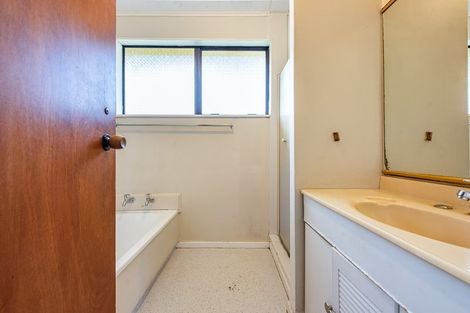 Photo of property in 27 Invercargill Drive, Kelson, Lower Hutt, 5010