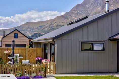 Photo of property in 39 Shepherd Road, Jacks Point, Queenstown, 9371