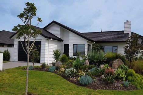 Photo of property in 8 Stace Hopper Drive, One Tree Point, 0118