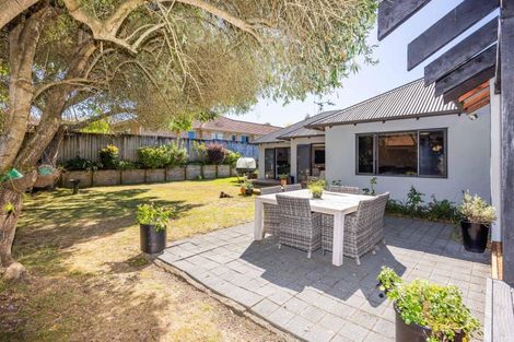 Photo of property in 37 Bramley Drive, Rototuna, Hamilton, 3210